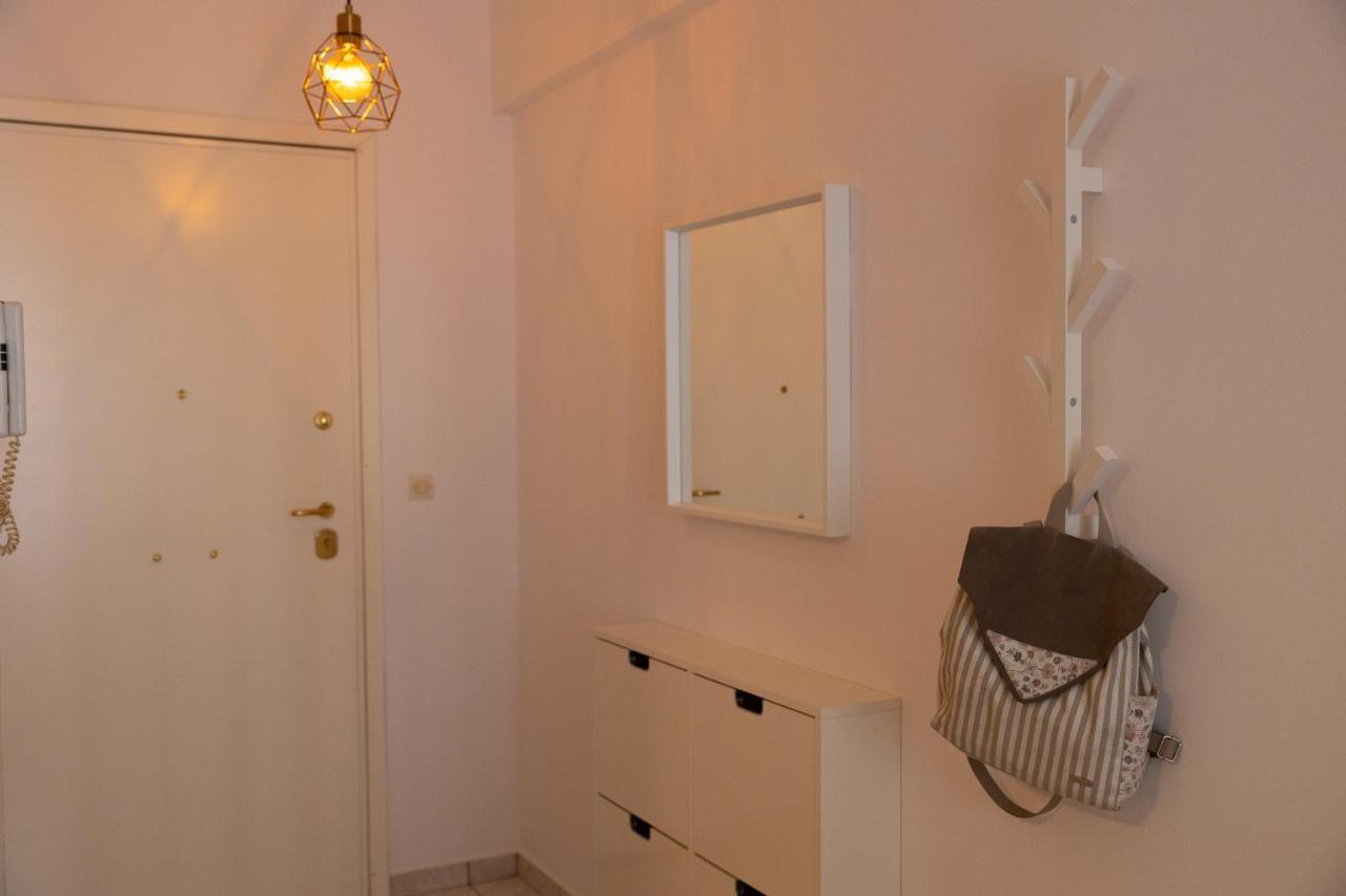 Spacious Apartment Close To The Sea And The City Center Atenas Exterior foto